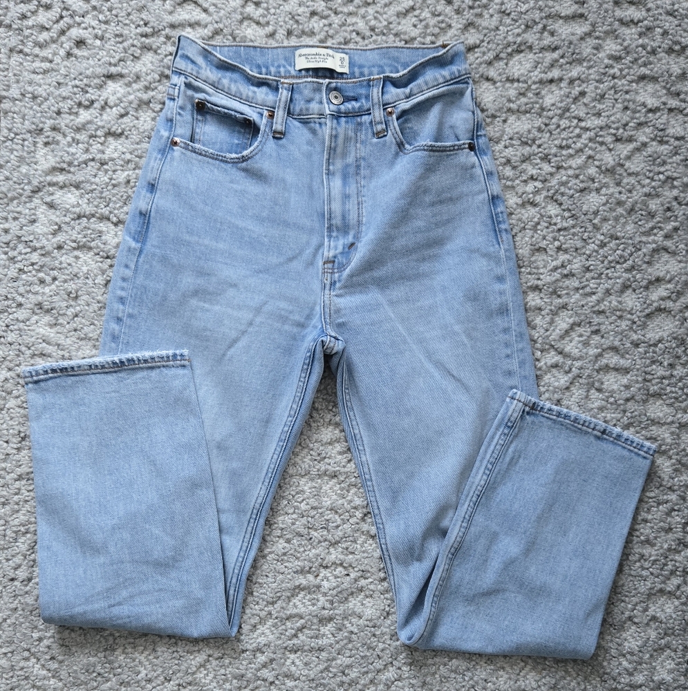 Abercrombie The Ankle Straight Ultra High Rise